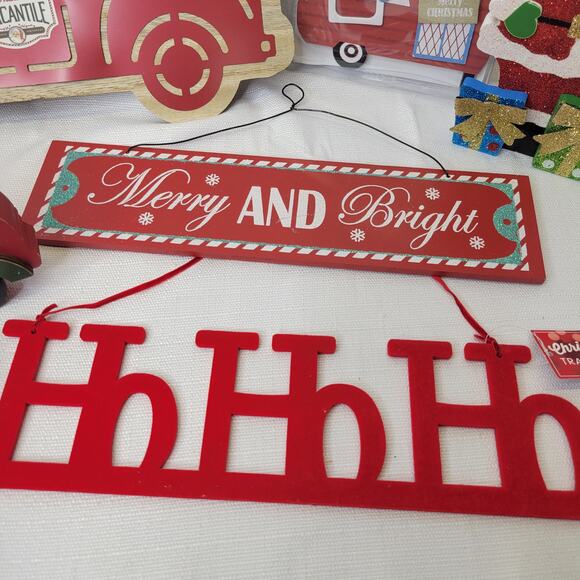 Lot of 6+ Holiday Wreath Home Decor Items - Picture 2 of 11